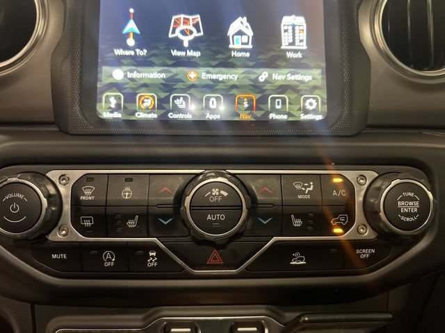 Used 2022 Jeep Wrangler Unlimited Rubicon w/ LED Lighting Group AWD/4WD image 17