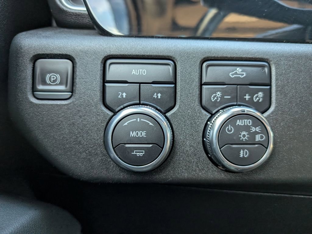 Used 2023 GMC Sierra 1500 Elevation image 35