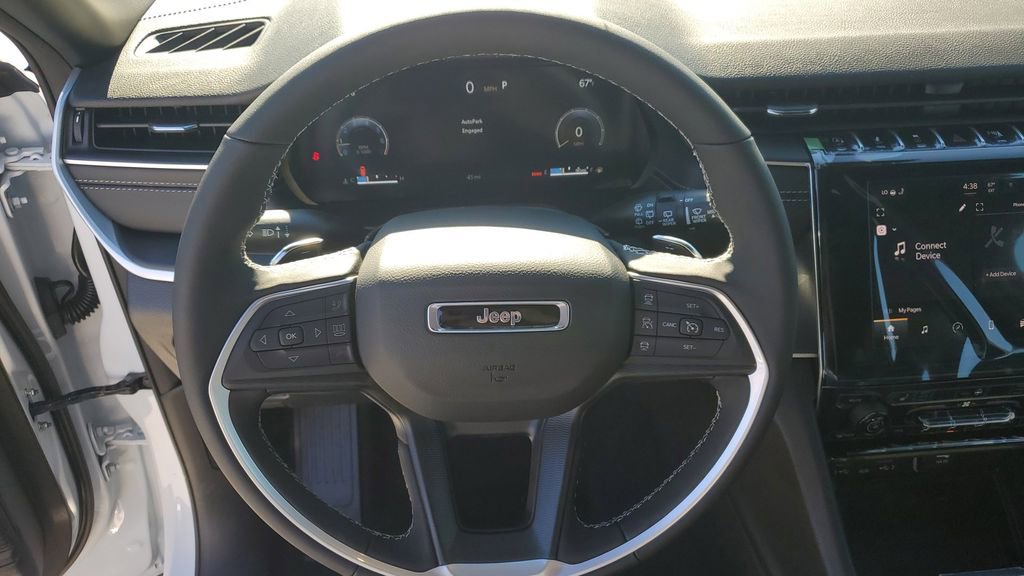 New 2025 Jeep Grand Cherokee L Altitude image 30