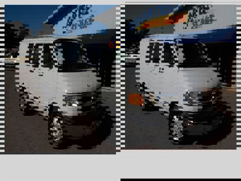 Used 2002 Dodge B1500 image 13