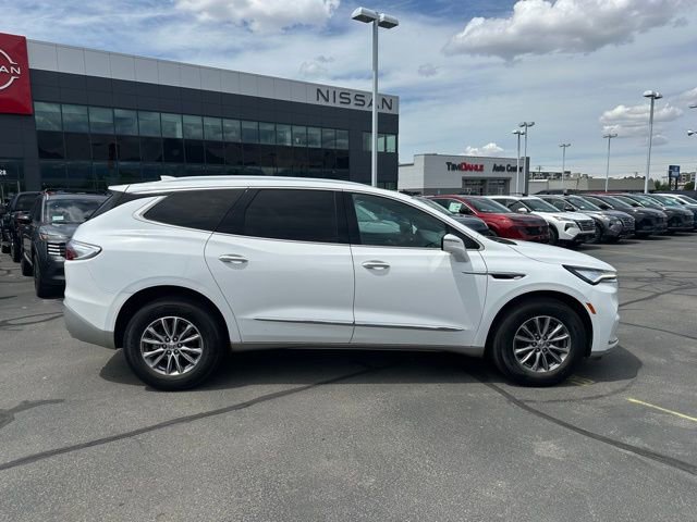 Used 2024 Buick Enclave Premium AWD/4WD image 12