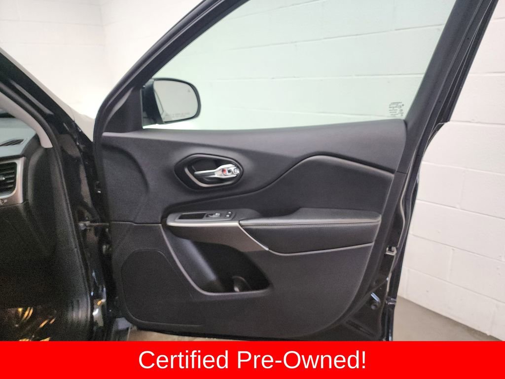Certified 2021 Jeep Cherokee Latitude Lux w/ Comfort/Convenience Group image 31