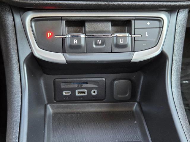 Used 2024 GMC Terrain SLT AWD/4WD image 13