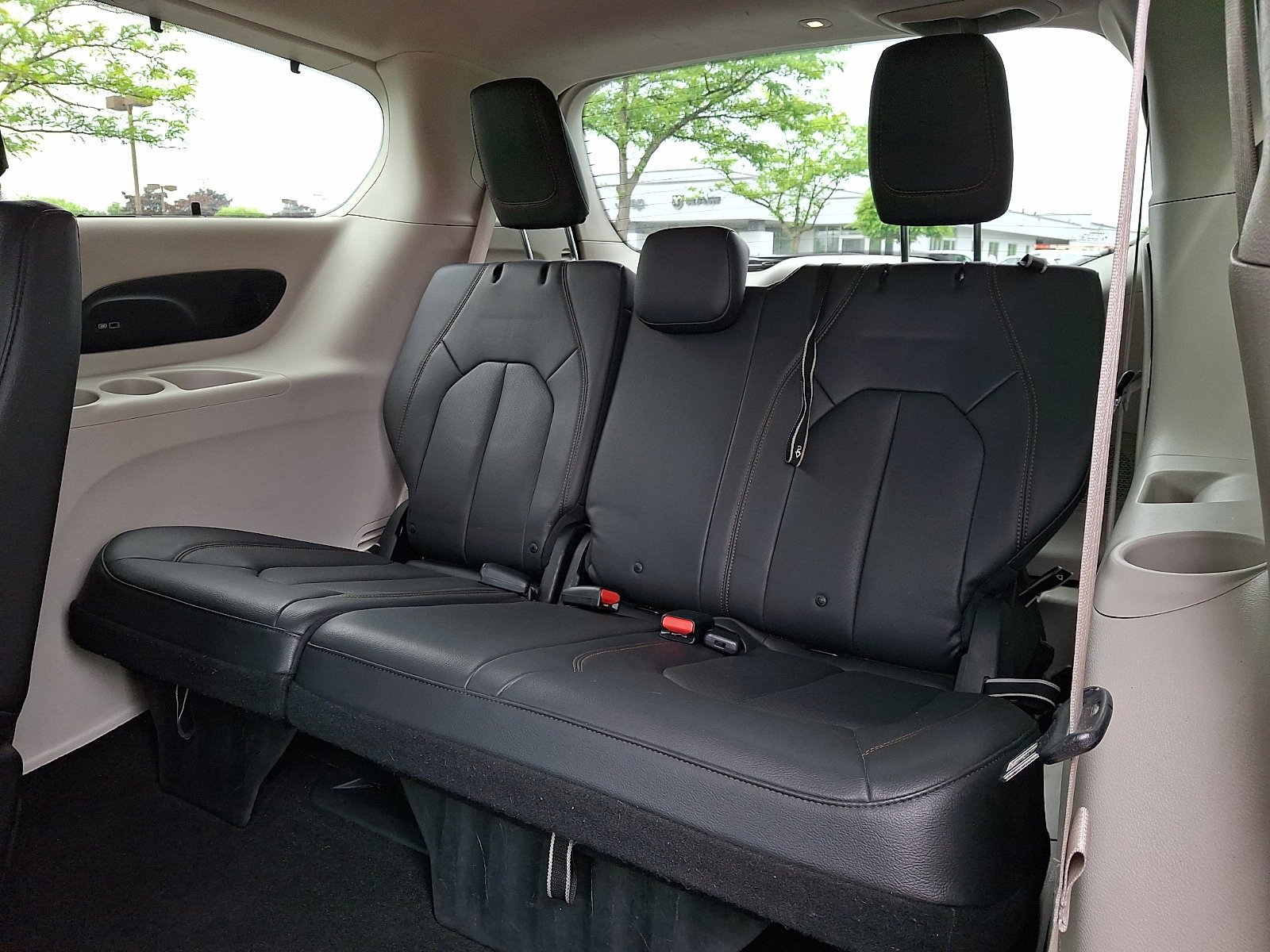 Certified 2017 Chrysler Pacifica Touring-L Plus FWD image 11