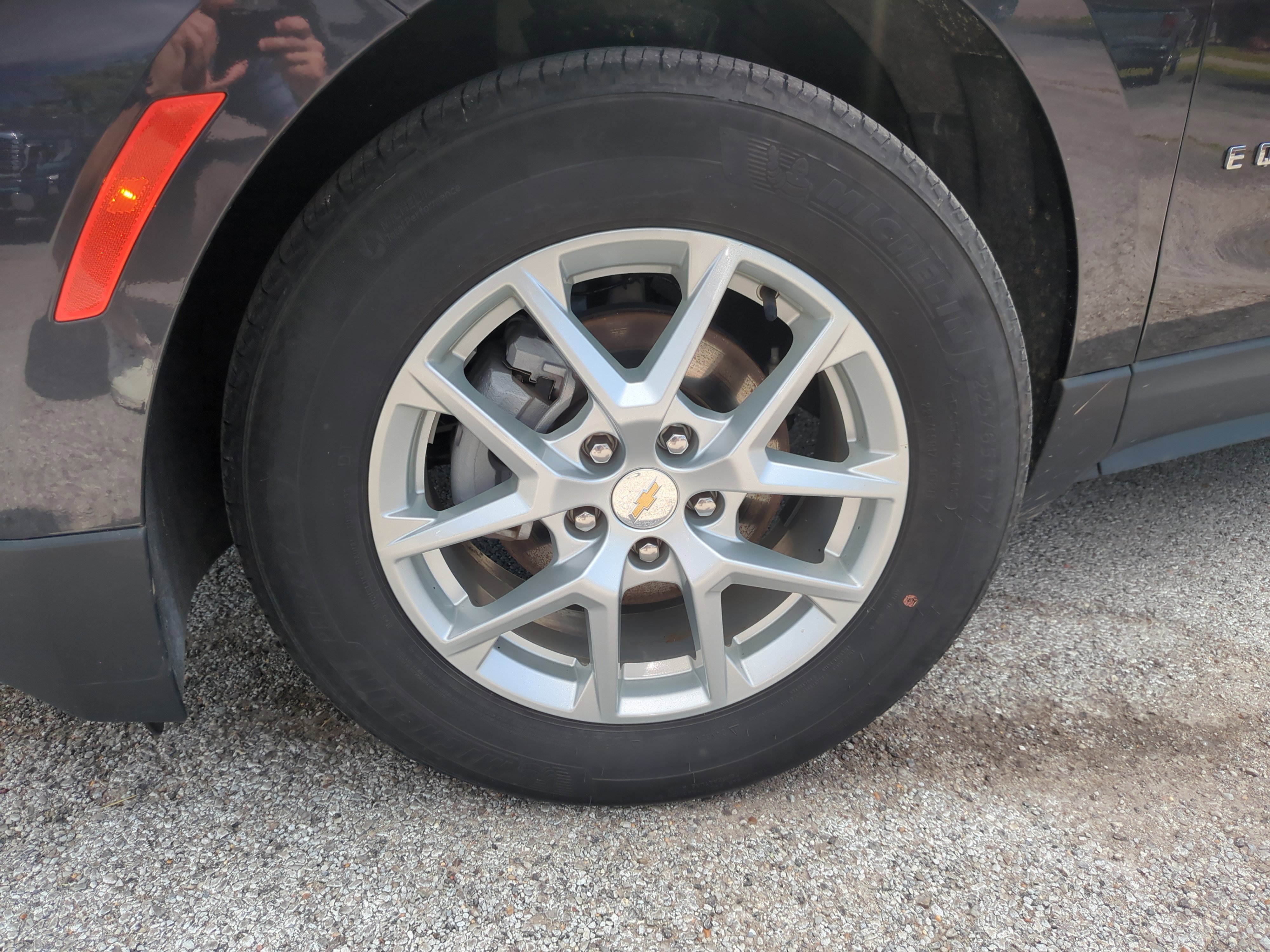 Used 2023 Chevrolet Equinox LT image 3