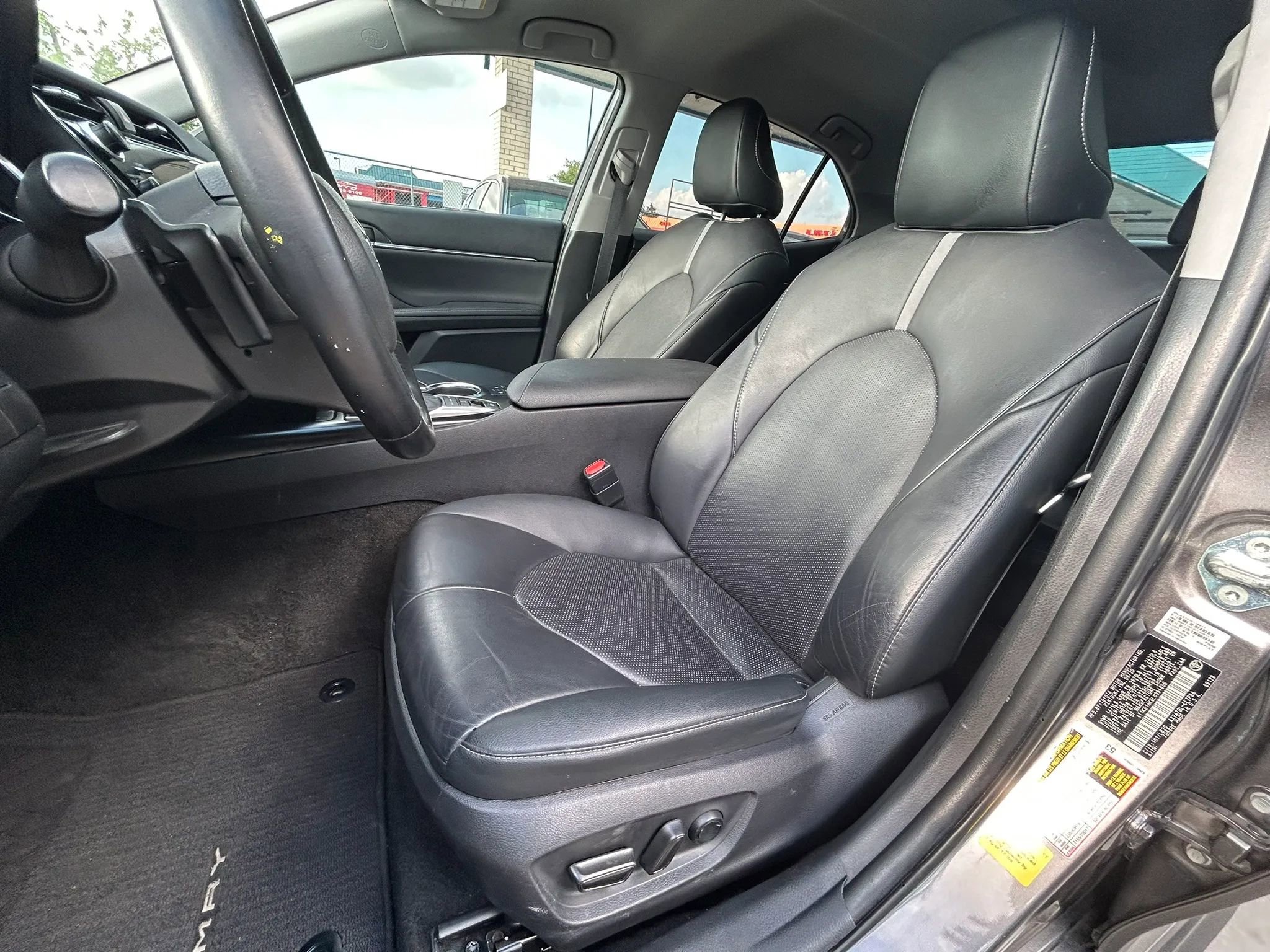 Used 2020 Toyota Camry XSE FWD image 9