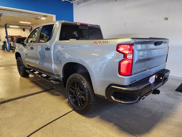 Used 2025 Chevrolet Silverado 1500 LT Trail Boss w/ Convenience Package II AWD/4WD image 2