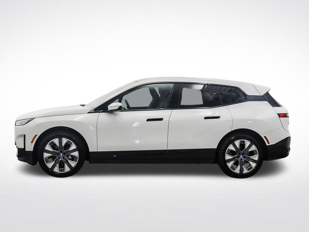 Used 2024 BMW iX xDrive50 w/ Convenience Package AWD/4WD image 2