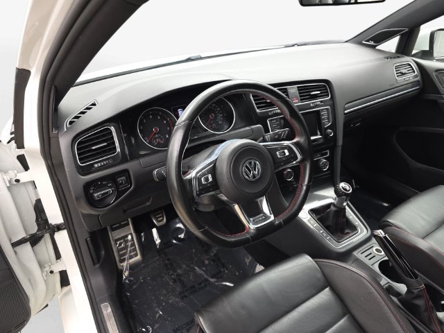Used 2015 Volkswagen GTI SE FWD image 16