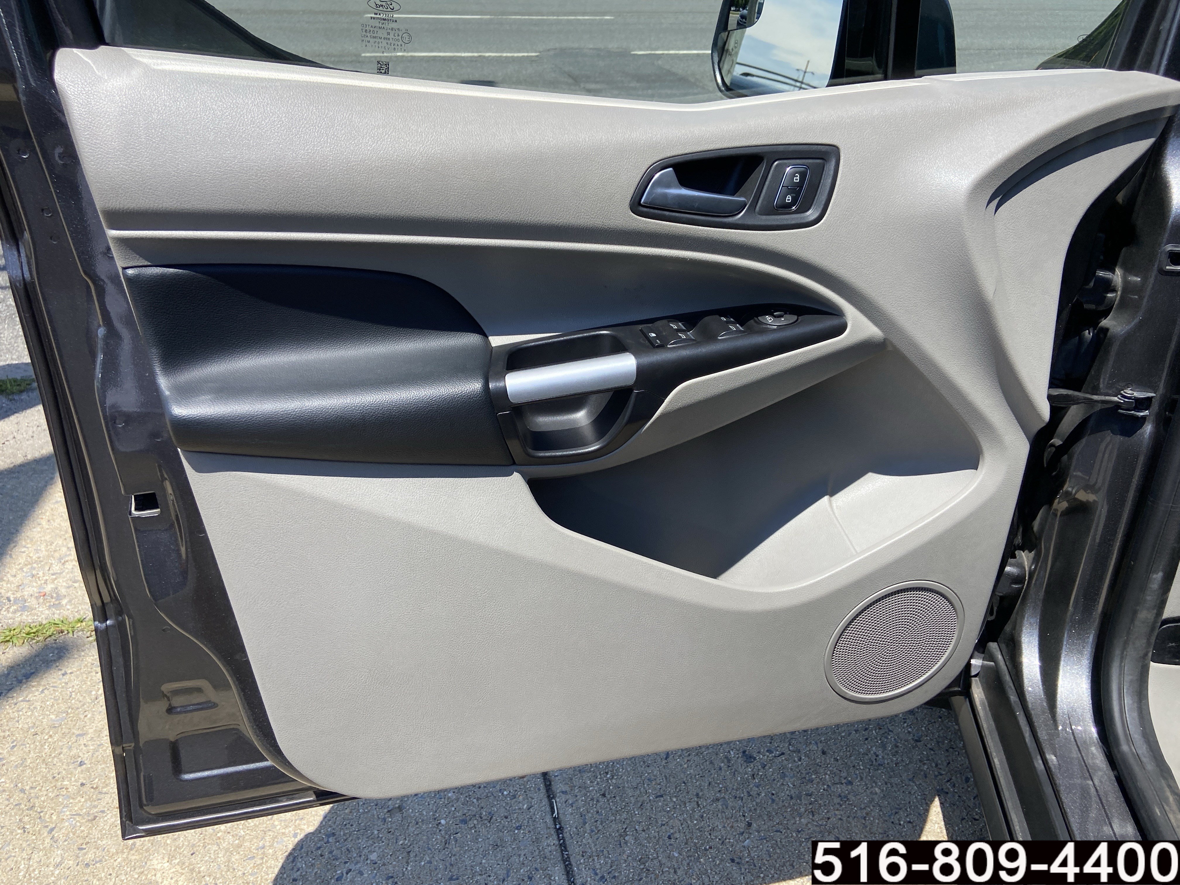 Used 2022 Ford Transit Connect Titanium FWD image 23