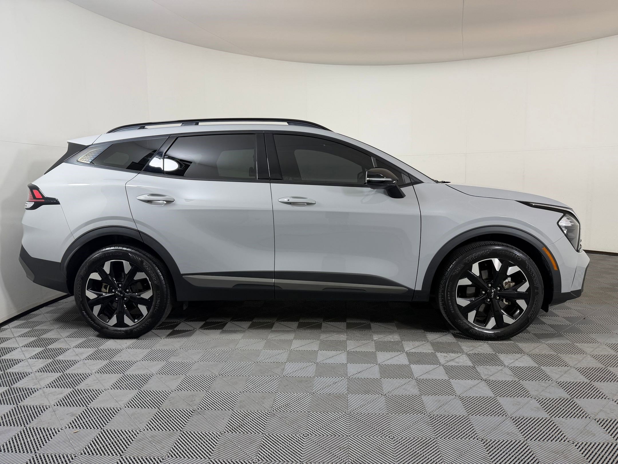 Used 2023 Kia Sportage X-Line w/ X-Line Premium Package AWD/4WD image 8