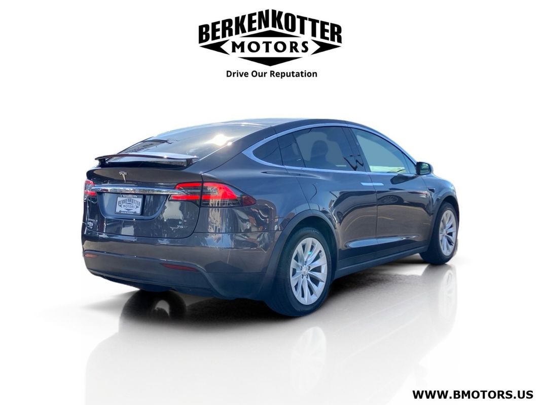Used 2017 Tesla Model X 75D image 3