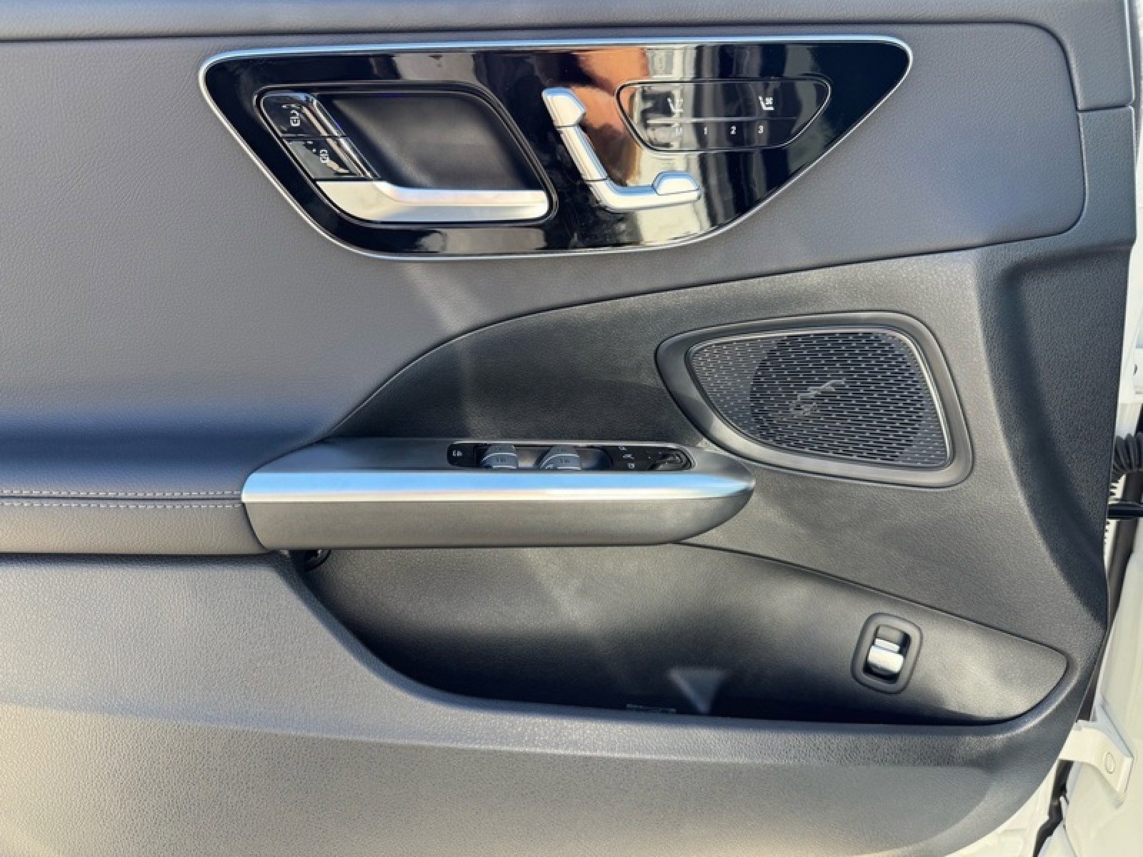 New 2025 Mercedes-Benz C 300 4MATIC Sedan image 12