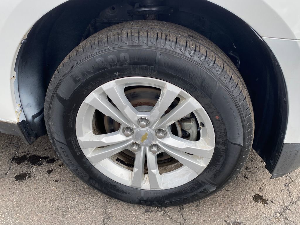 Used 2015 Chevrolet Equinox LS FWD image 23