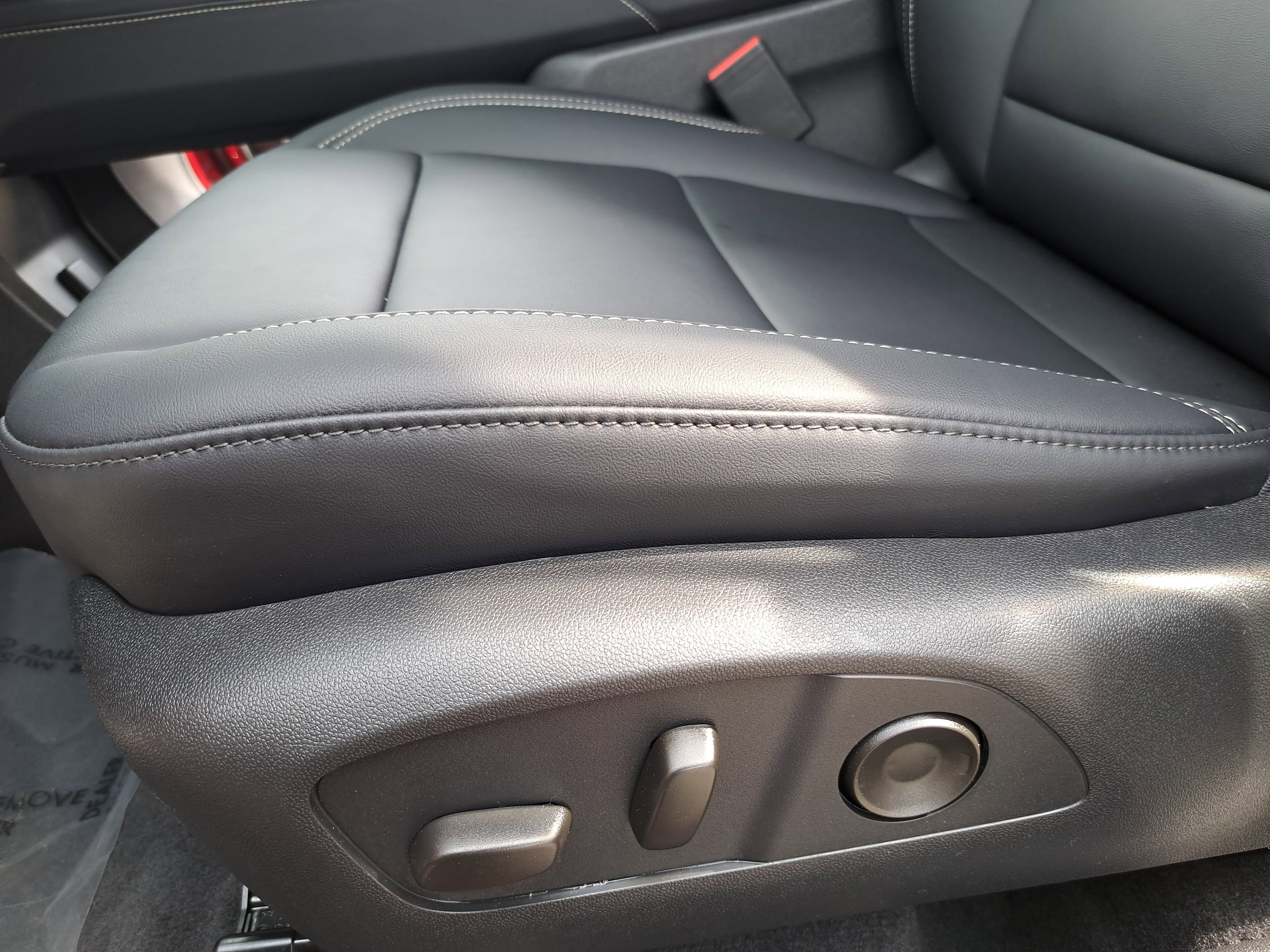 Used 2026 GMC Acadia Elevation w/ Elevation Premium Package image 30