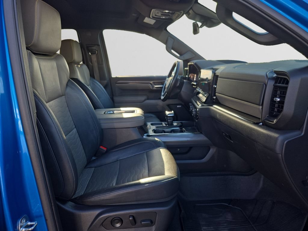 Used 2022 Chevrolet Silverado 1500 ZR2 w/ Technology Package AWD/4WD image 16