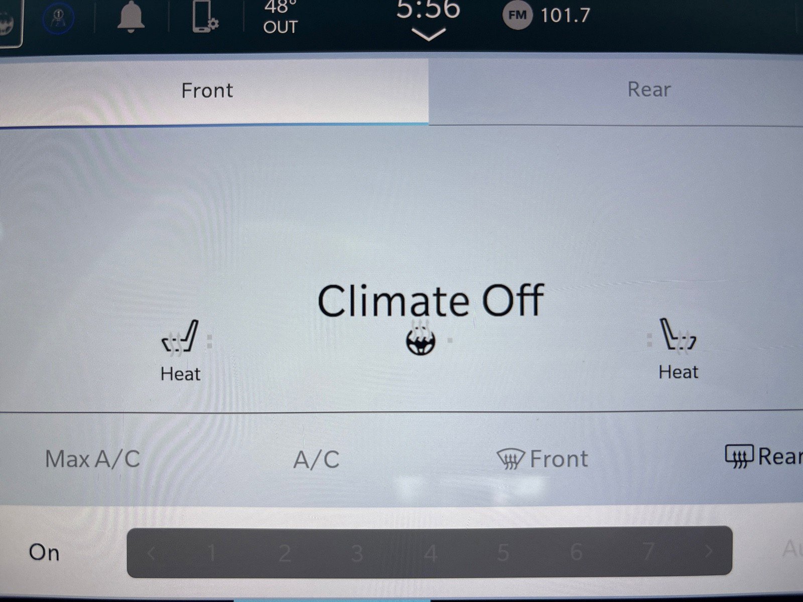 Used 2023 Chrysler Pacifica Touring-L image 21