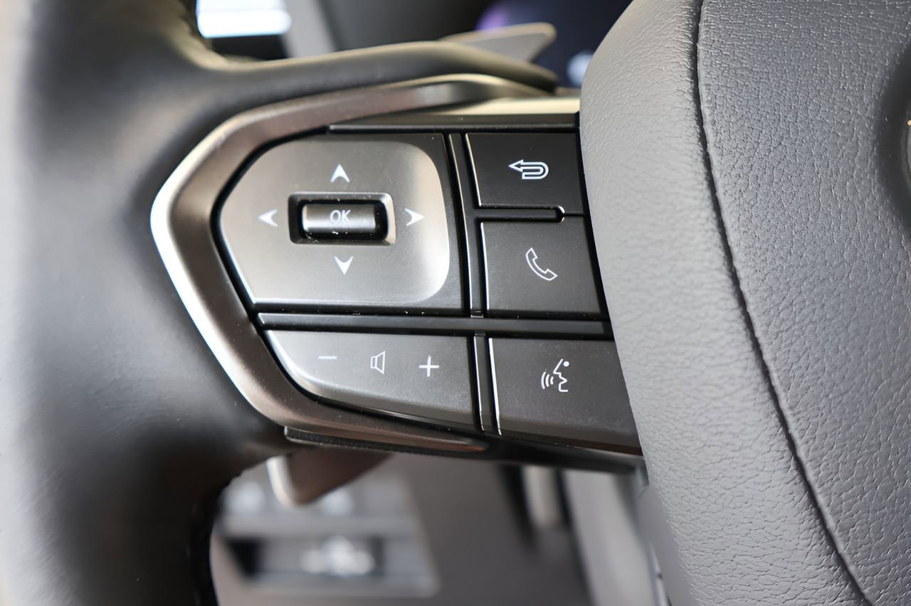 Used 2025 Lexus GX 550 w/ Cold Area Package AWD/4WD image 25
