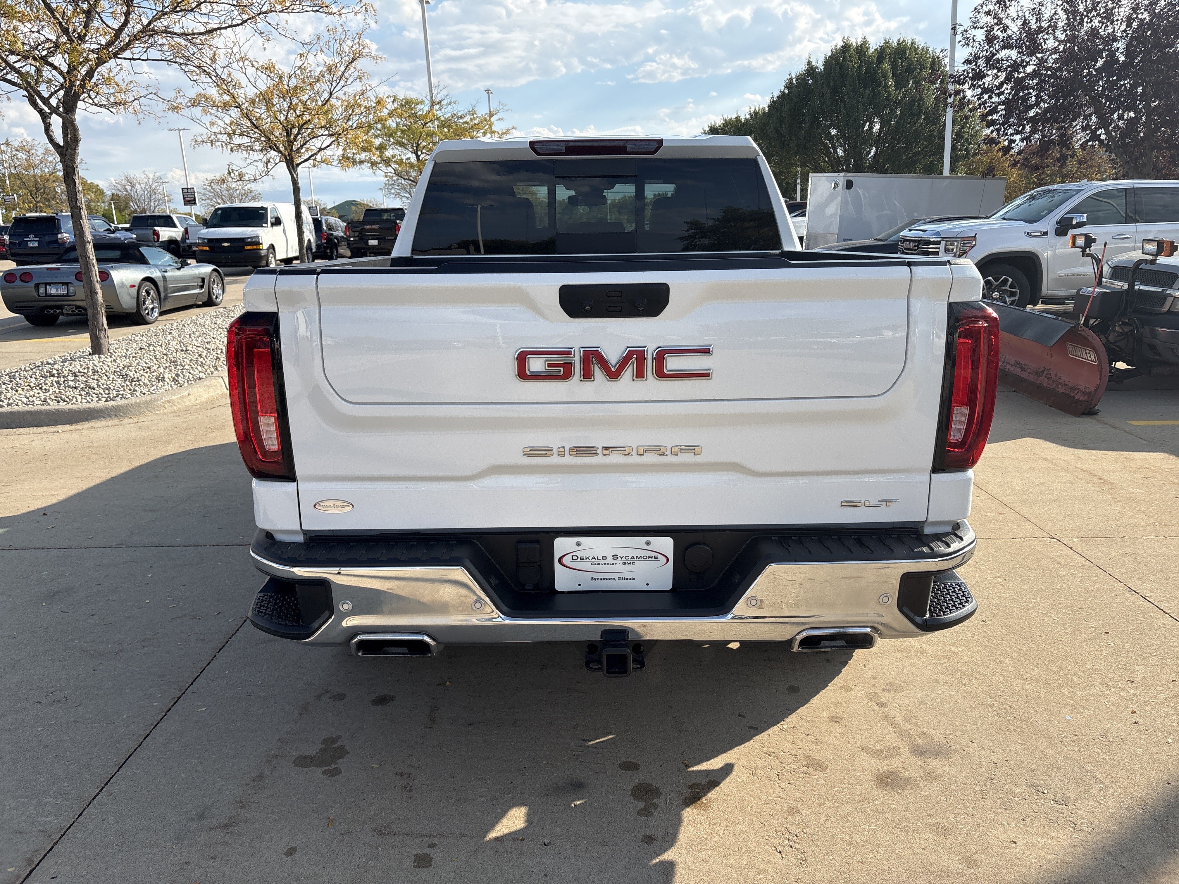 Used 2025 GMC Sierra 1500 SLT w/ SLT Premium Plus Package AWD/4WD image 8