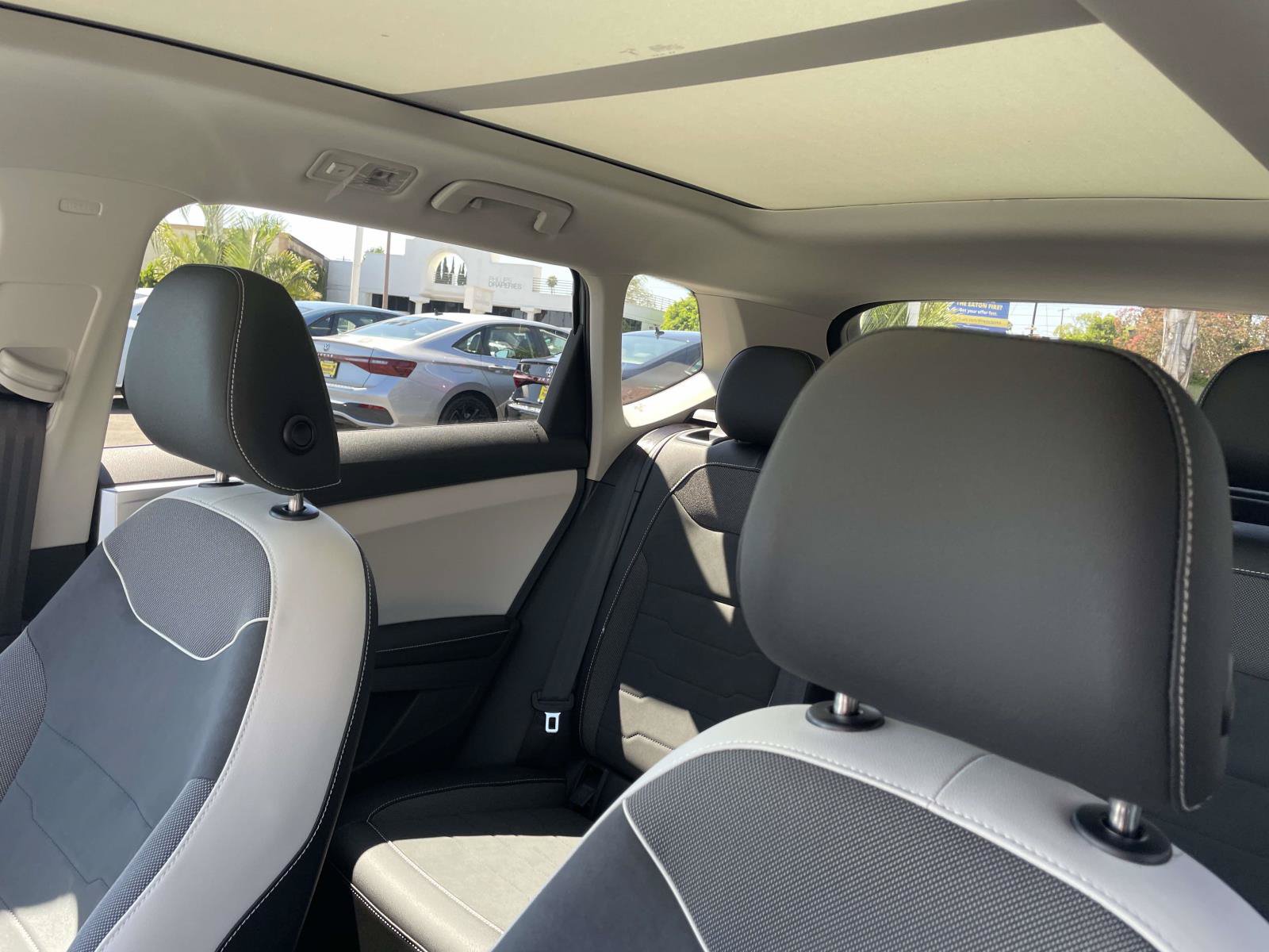 New 2026 Volkswagen Taos SE FWD image 20