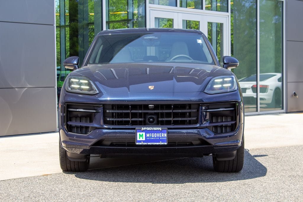 Used 2026 Porsche Cayenne GTS AWD/4WD image 2