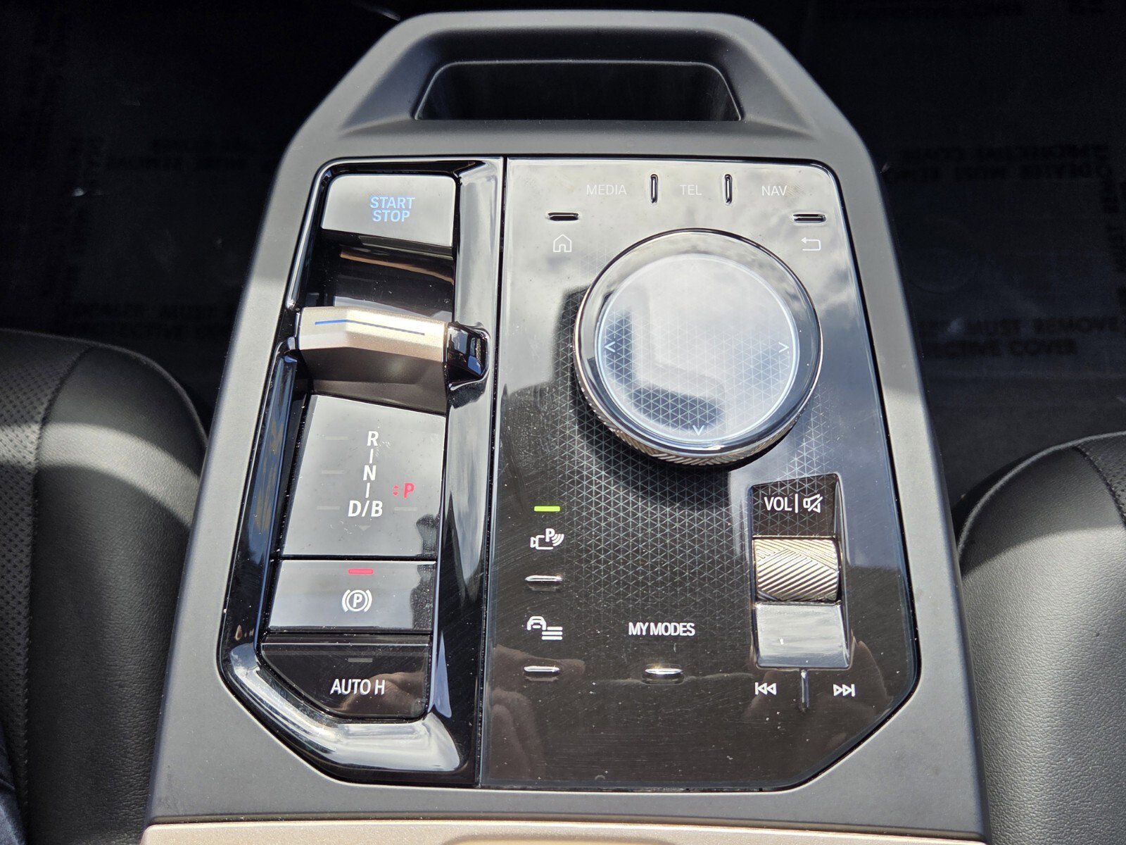 Used 2025 BMW iX xDrive50 image 24