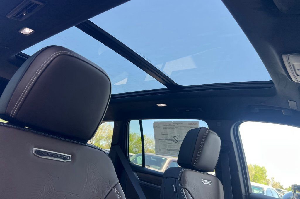 New 2026 GMC Acadia Denali Ultimate AWD/4WD image 15