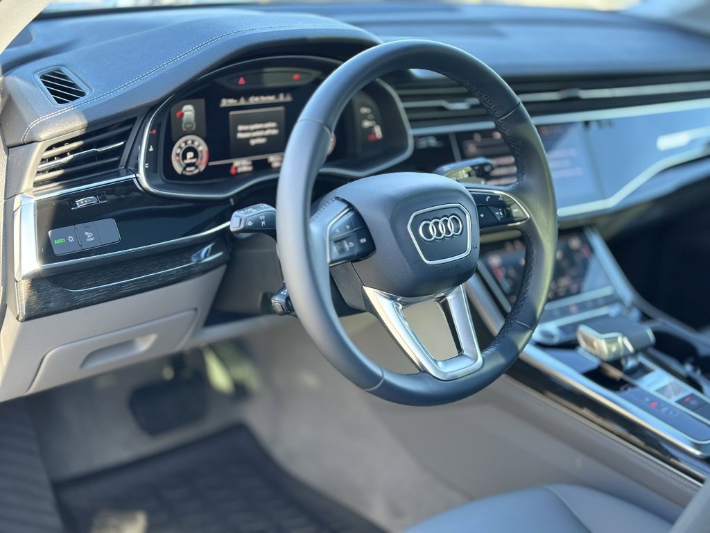 Used 2023 Audi Q7 3.0T Premium Plus image 12