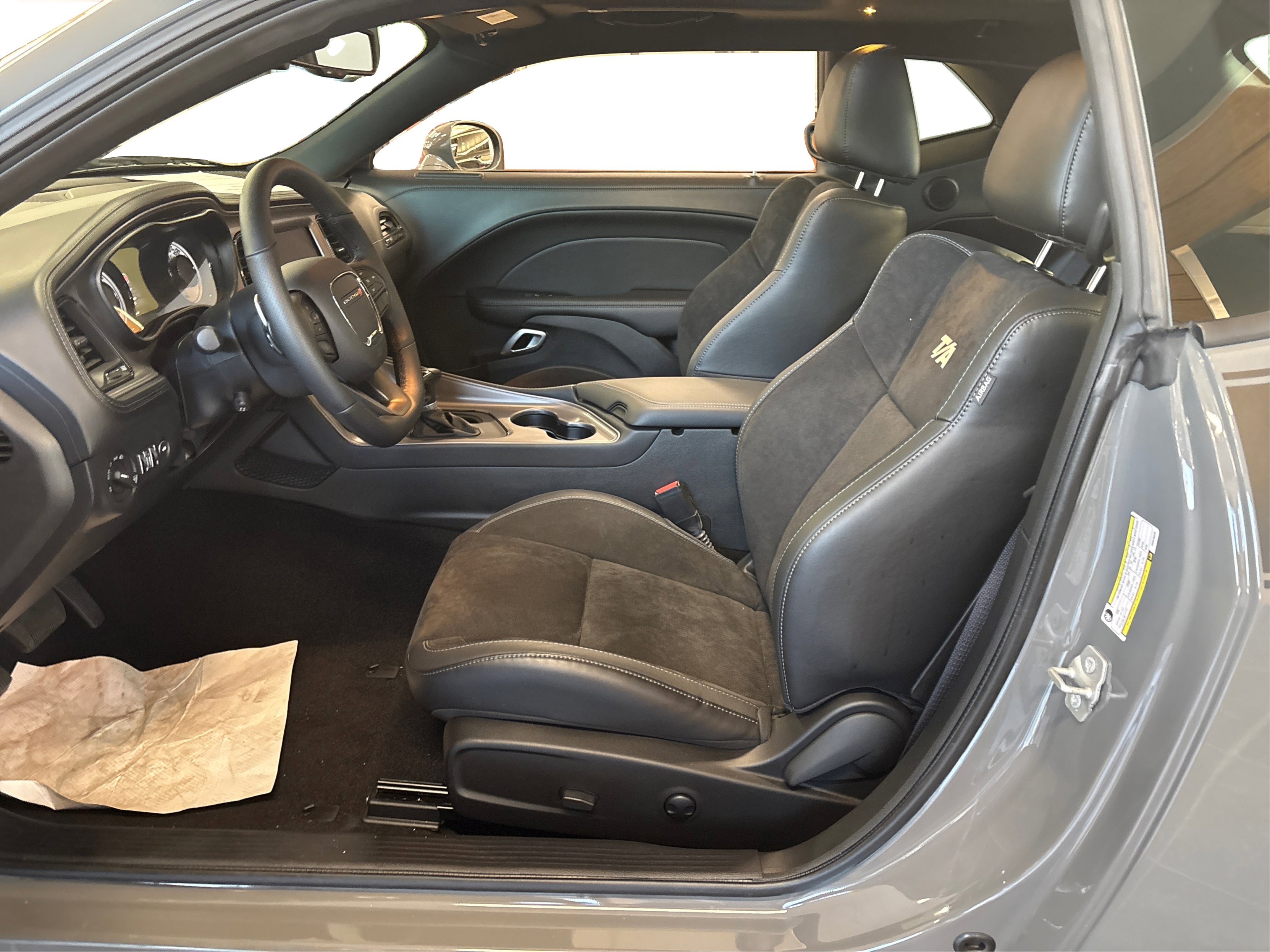 Used 2023 Dodge Challenger R/T Scat Pack w/ T/A Package image 9