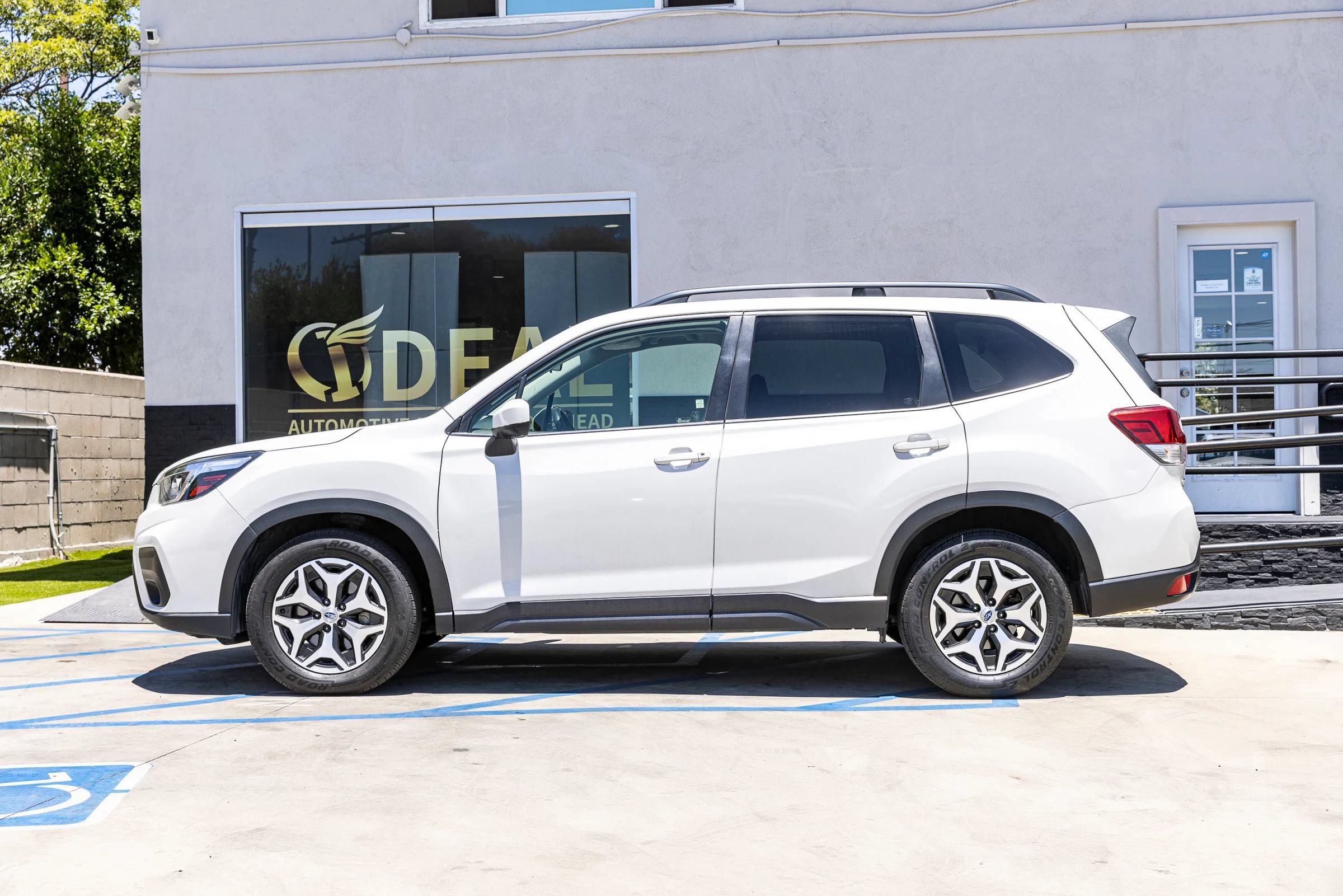 Used 2020 Subaru Forester Premium AWD/4WD image 9