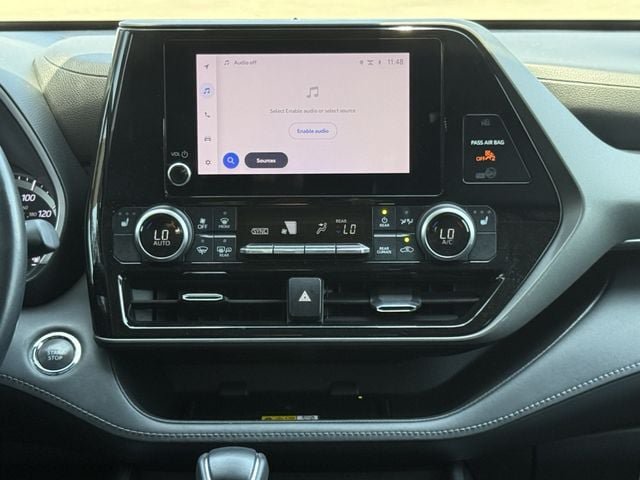 Used 2023 Toyota Highlander XLE FWD image 18