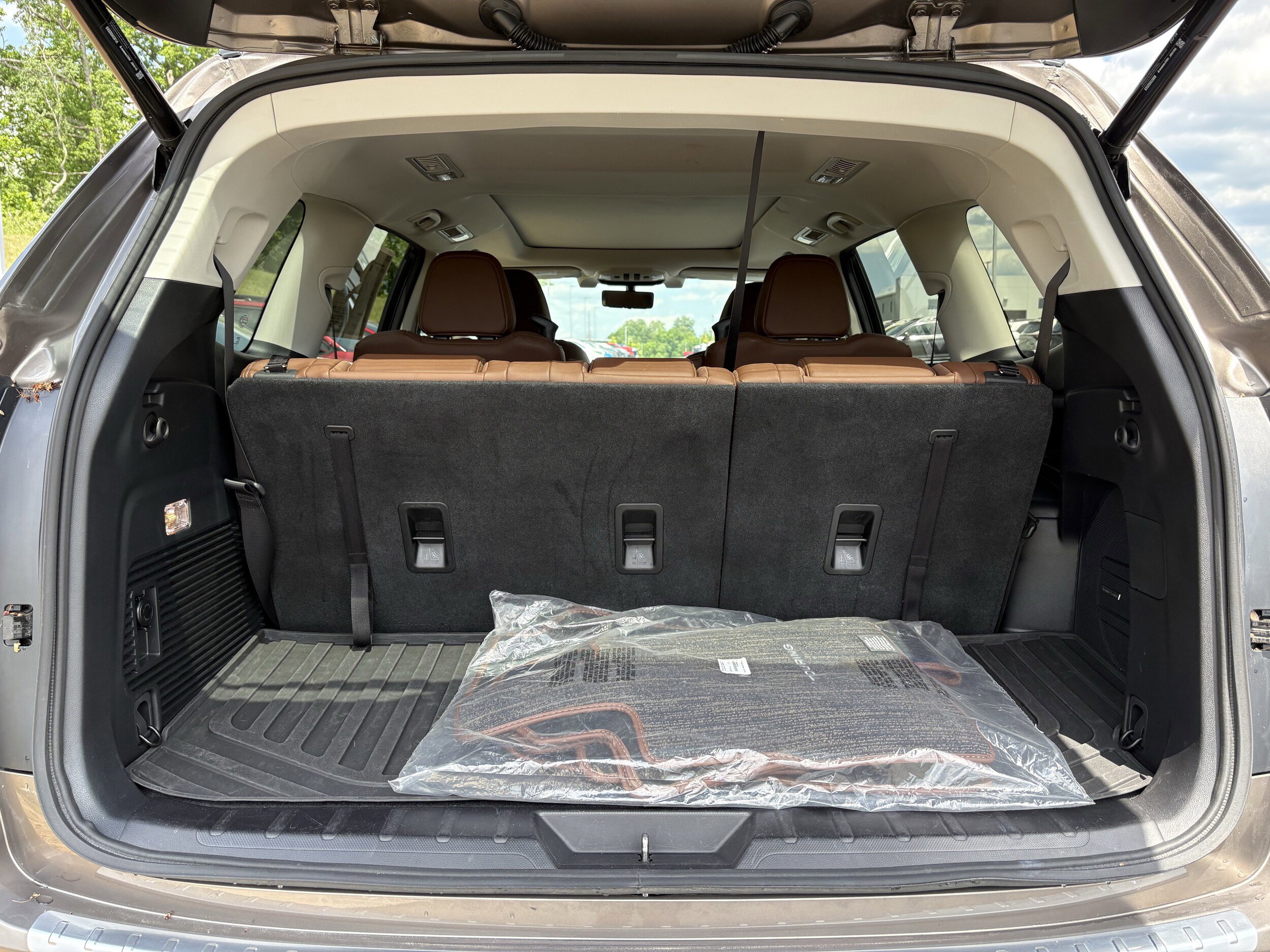 Used 2022 Subaru Ascent Touring w/ Popular Package #2A AWD/4WD image 12