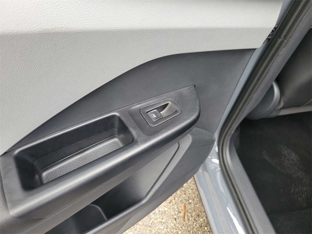 Used 2023 Volkswagen Taos SE w/ Black Wheel Package image 12