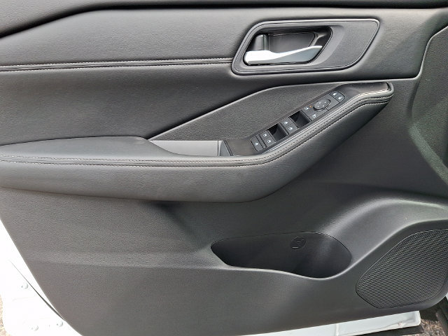 New 2026 Nissan Rogue Dark Armor FWD image 10