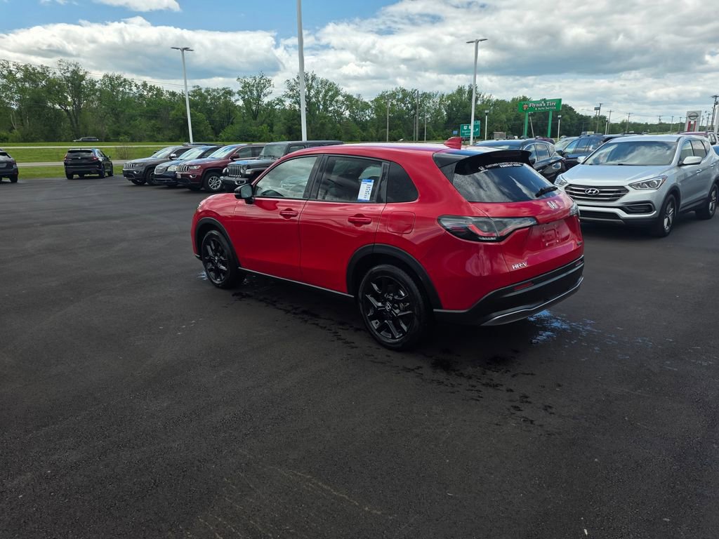 Certified 2025 Honda HR-V Sport image 4