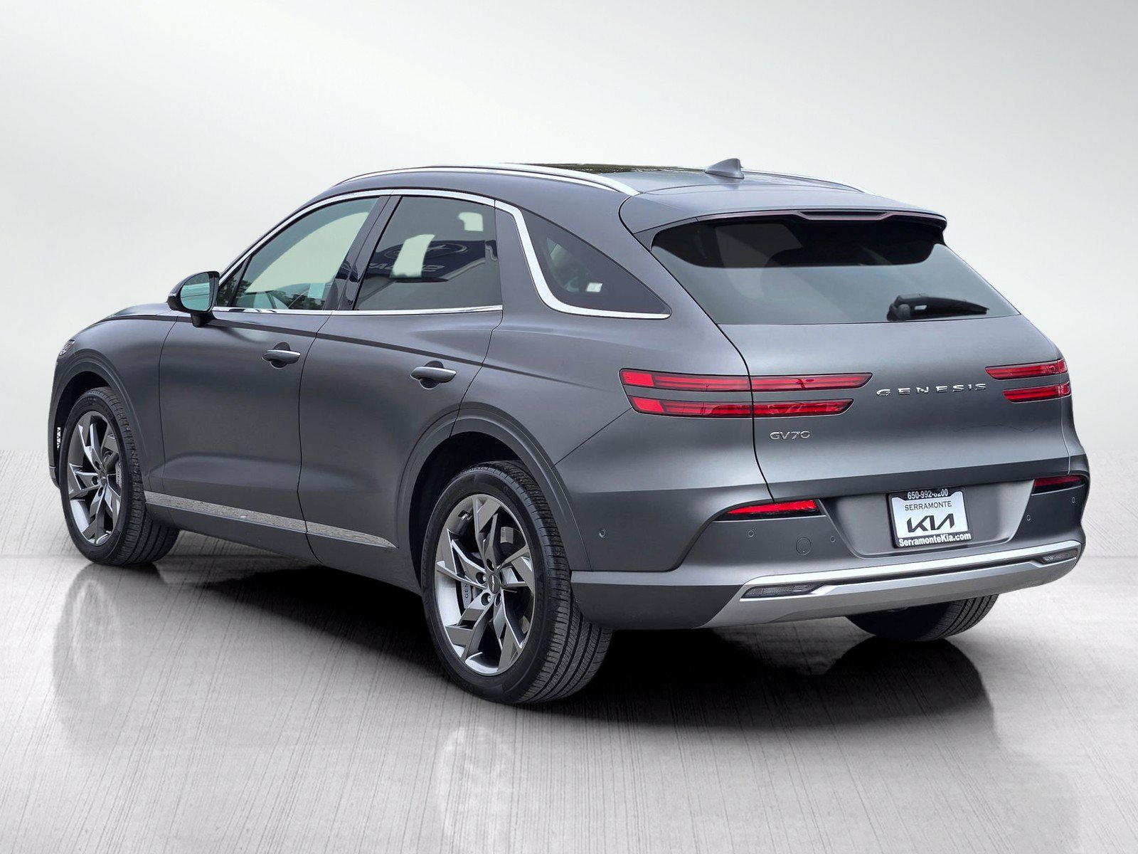 Used 2023 Genesis Electrified GV70 AWD/4WD image 6