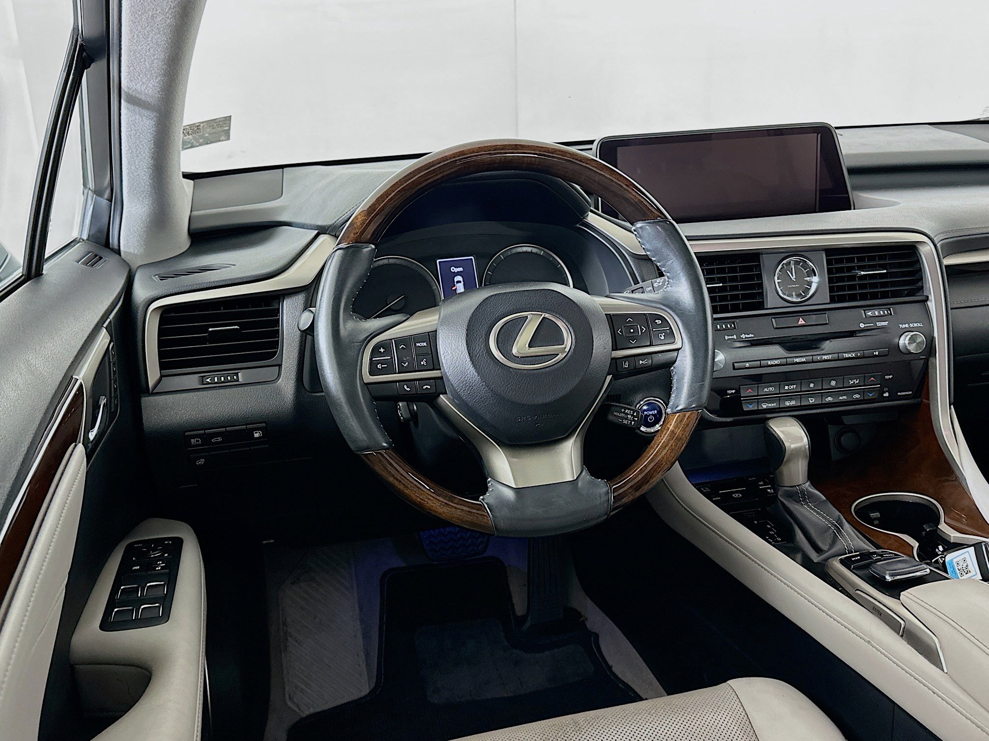 Used 2016 Lexus RX 450h AWD w/ Cold Weather Package image 18