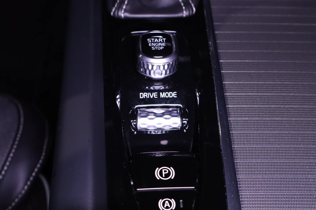 Used 2020 Volvo S60 T5 Momentum FWD image 24