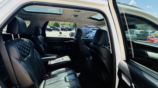 Used 2022 Hyundai Palisade Limited w/ Cargo Package FWD image 23