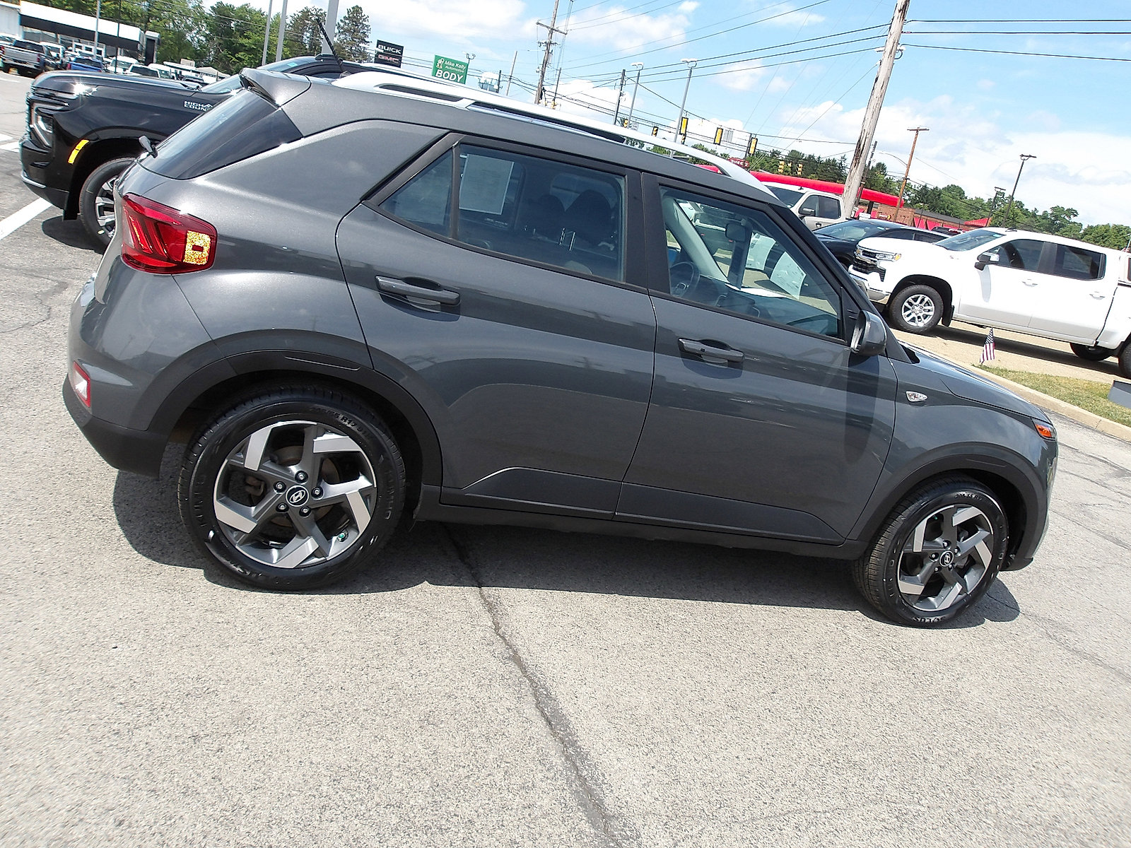 Certified 2024 Hyundai Venue SEL FWD image 8