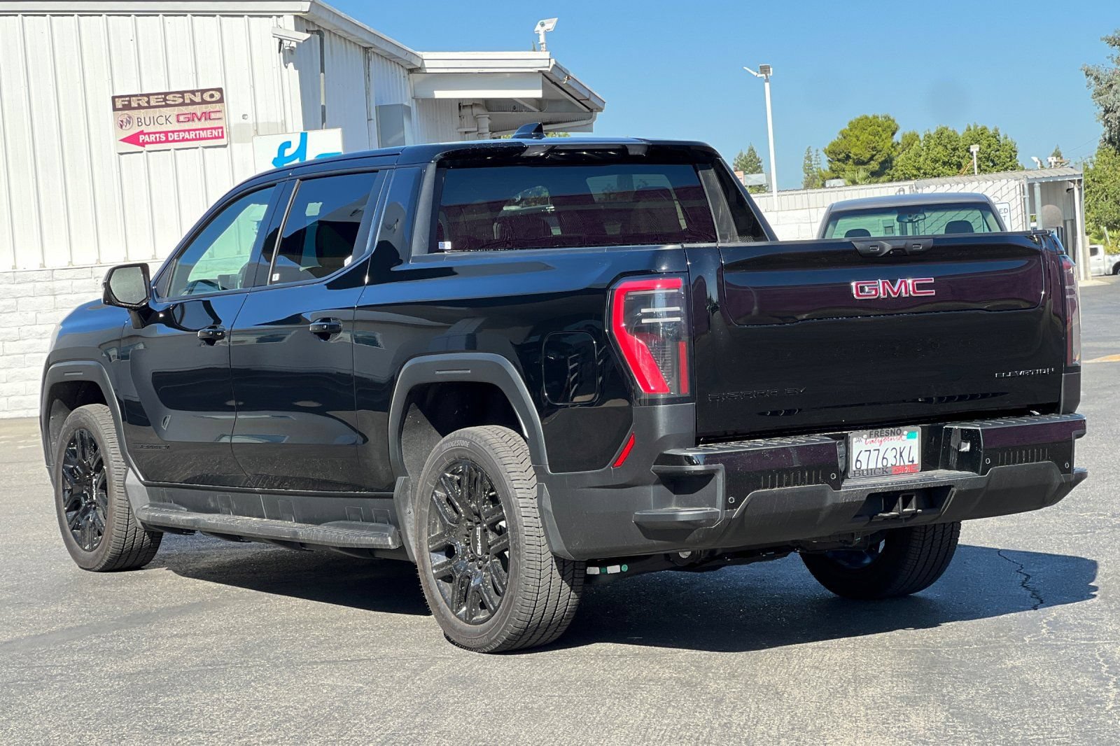 Used 2026 GMC Sierra EV Elevation w/ LPO, Elevation Dark Package AWD/4WD image 7