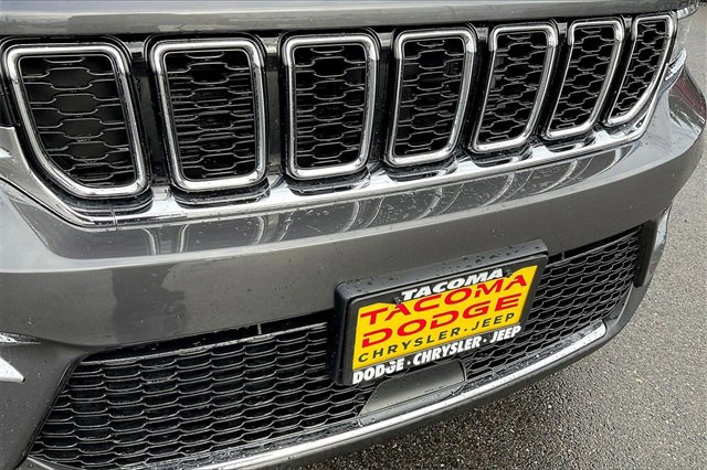 Used 2024 Jeep Grand Cherokee Limited w/ Trailer Tow Package image 31