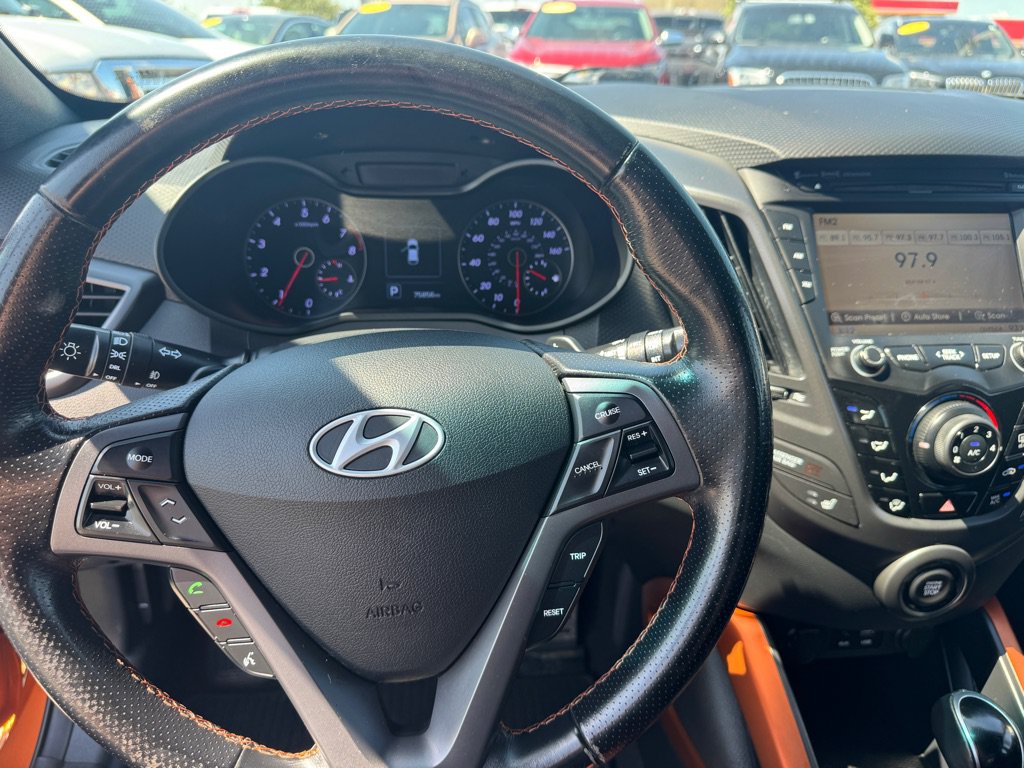Used 2016 Hyundai Veloster Turbo FWD image 19