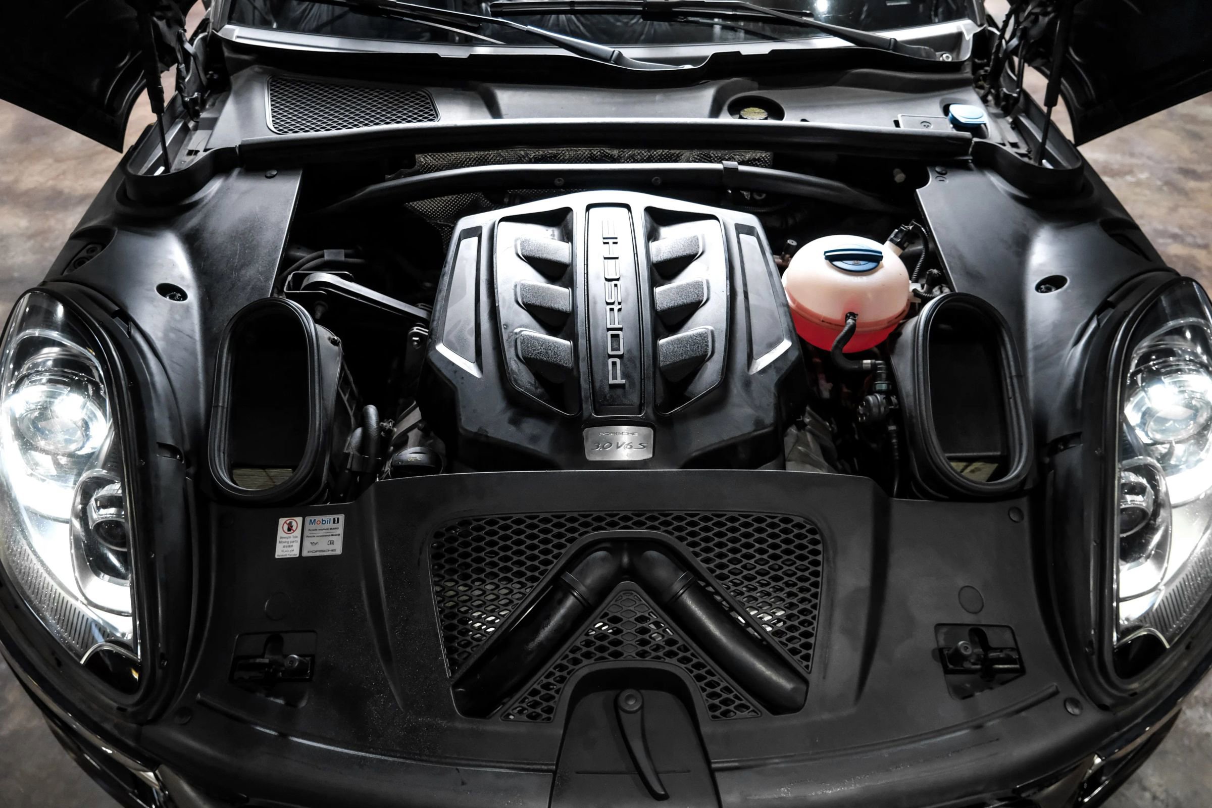 Used 2017 Porsche Macan S image 55