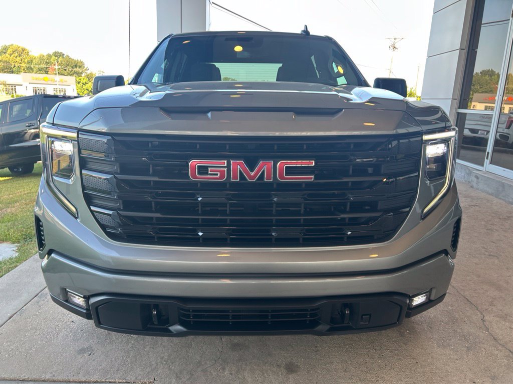 Used 2025 GMC Sierra 1500 Elevation w/ X31 Off-Road Package AWD/4WD image 3