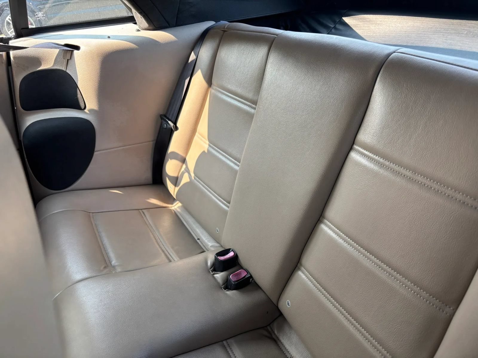 Used 2004 Ford Mustang Premium RWD image 17