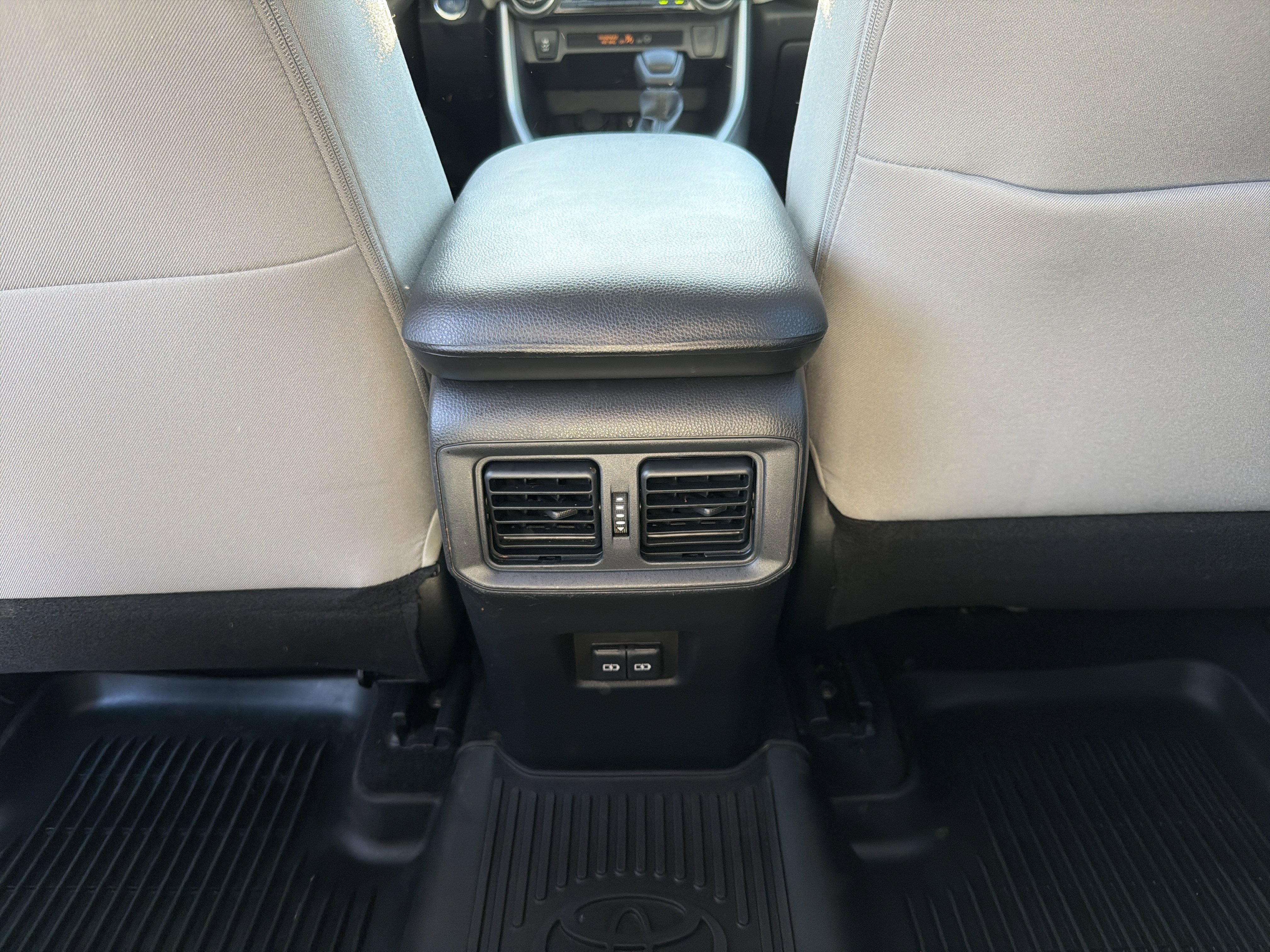 Certified 2022 Toyota RAV4 XLE w/ Convenience Package image 34