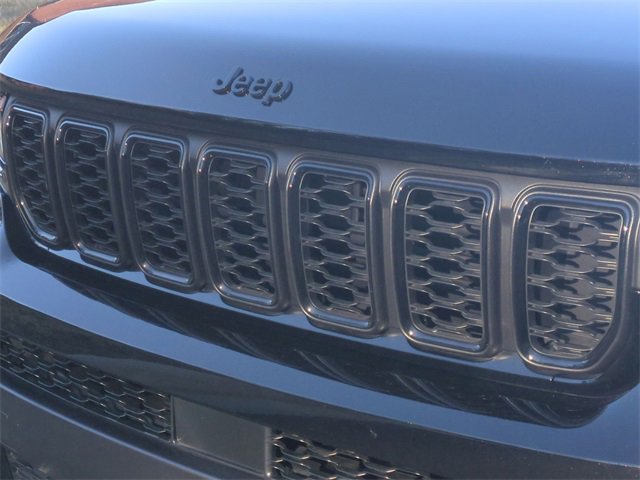 Used 2024 Jeep Grand Cherokee L Laredo image 24