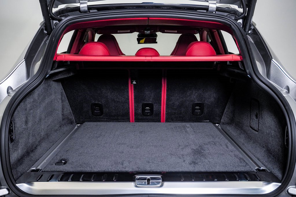 New 2026 Aston Martin DBX 707 image 32