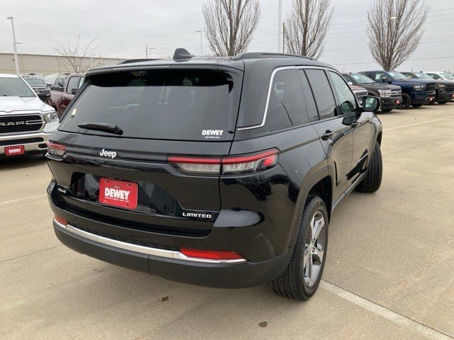 Certified 2025 Jeep Grand Cherokee Limited w/ Luxury Tech Group II image 8